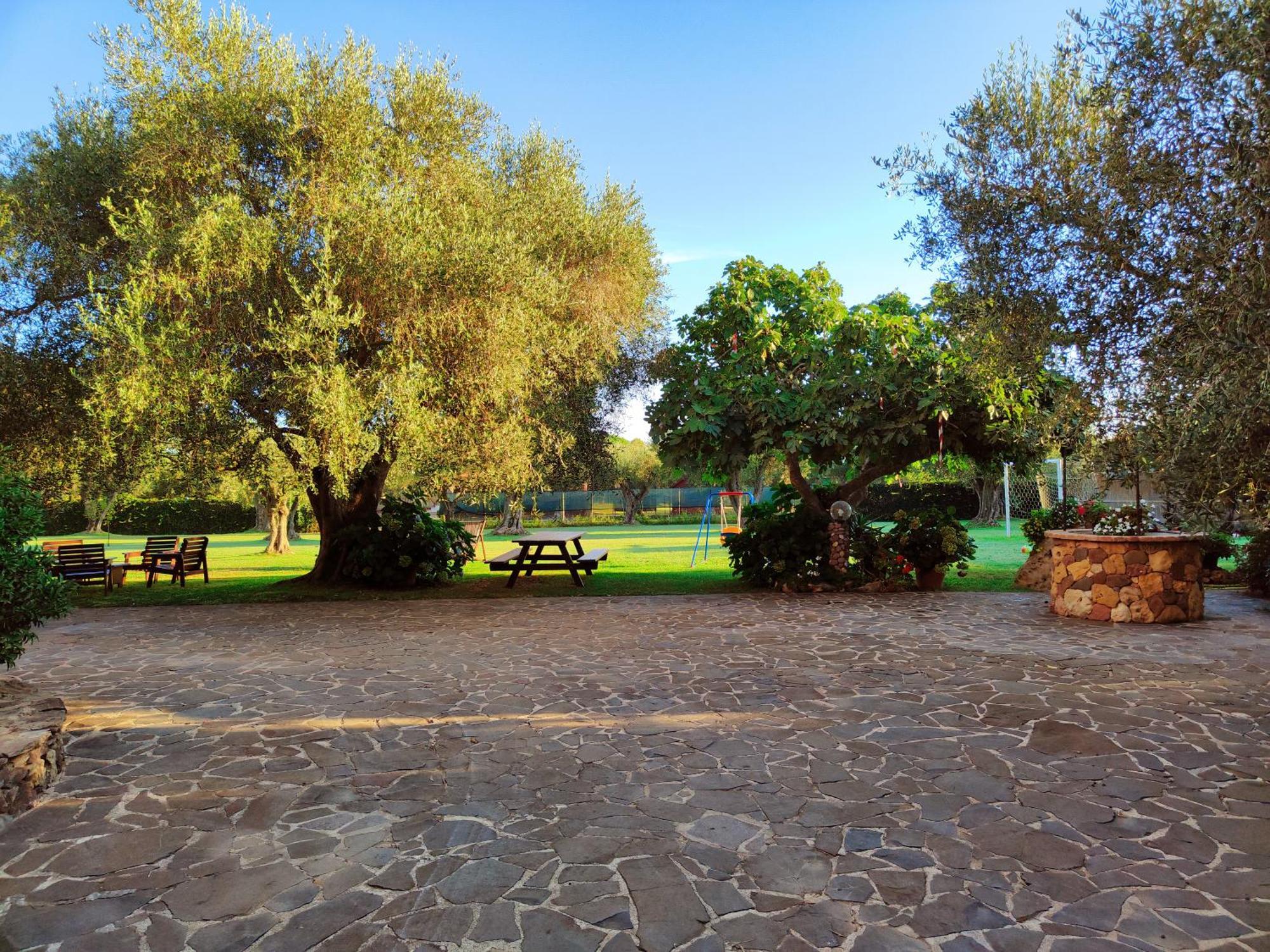Nuraghe Bianco Bed & Breakfast 3*