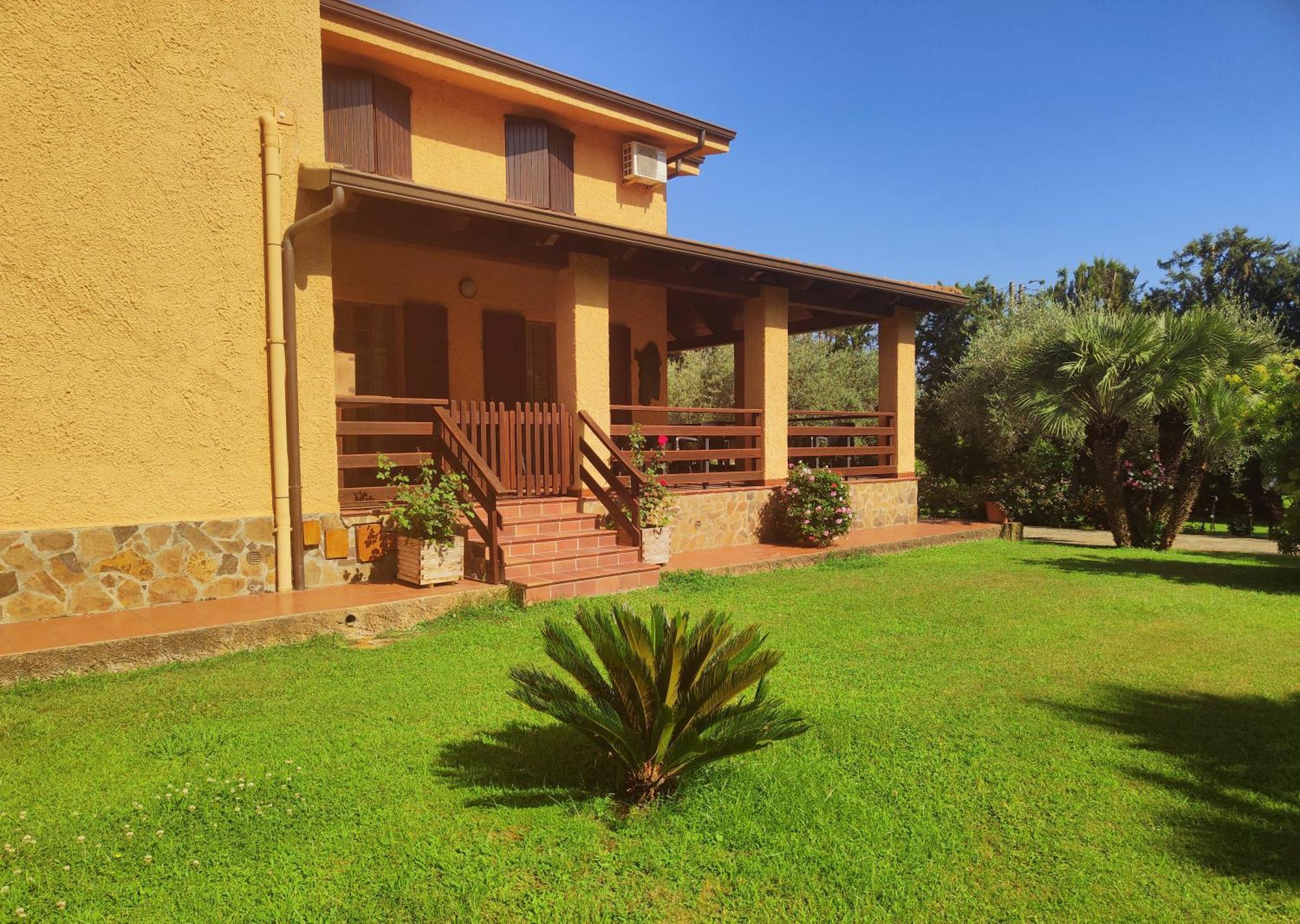 Bed & Breakfast Nuraghe Bianco