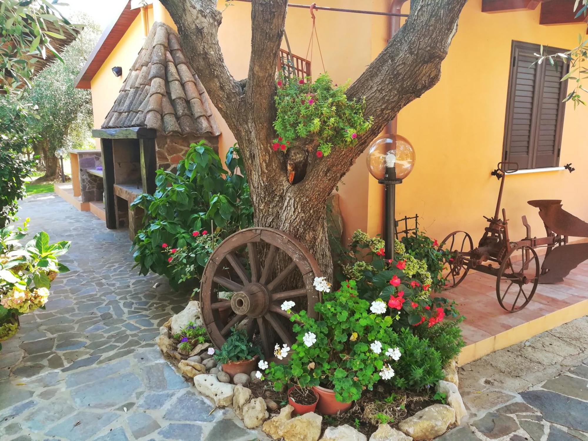 Nuraghe Bianco Bed & Breakfast